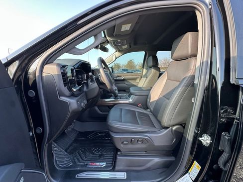 Used 2025 Chevrolet Silverado 1500 RST image 2