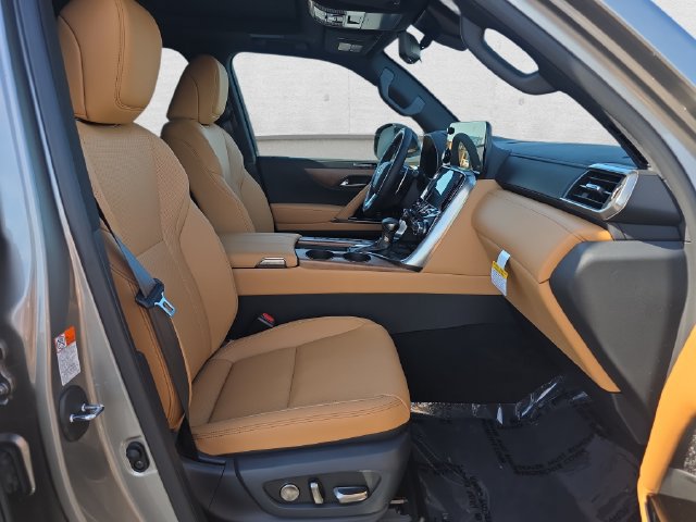 New 2026 Lexus LX 600 4WD w/ Luxury Package image 10