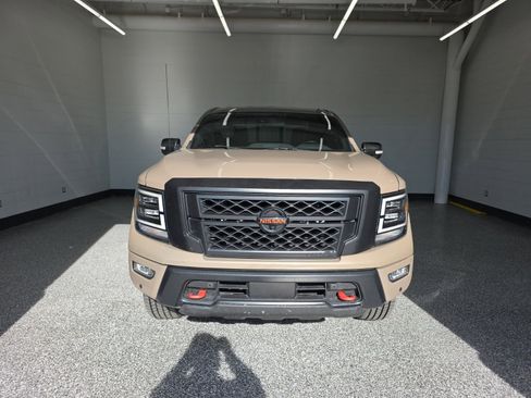Used 2021 Nissan Titan PRO-4X w/ Pro-4x Convenience Package image 8