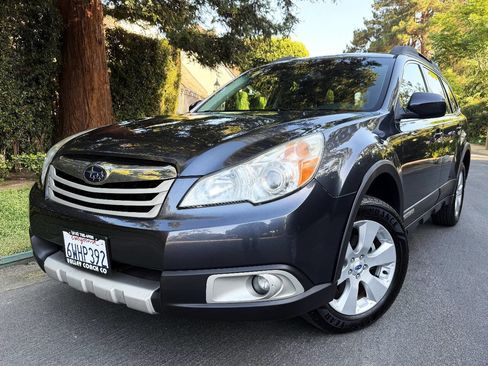 Used 2012 Subaru Outback 2.5i Limited AWD/4WD image 2