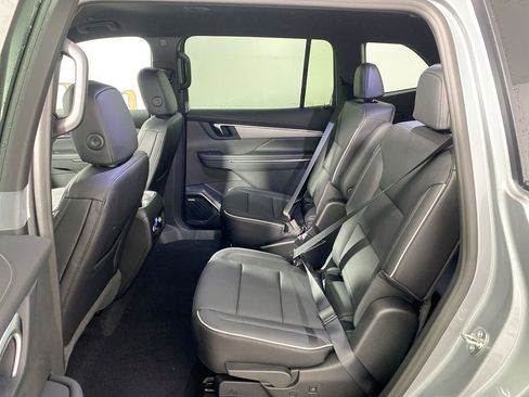 Used 2026 Buick Enclave Preferred w/ Power Package image 22