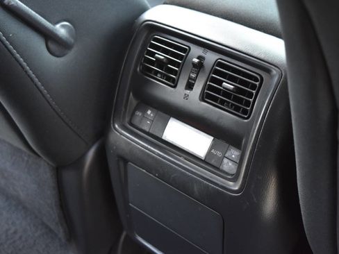 Used 2017 Nissan Pathfinder S image 40