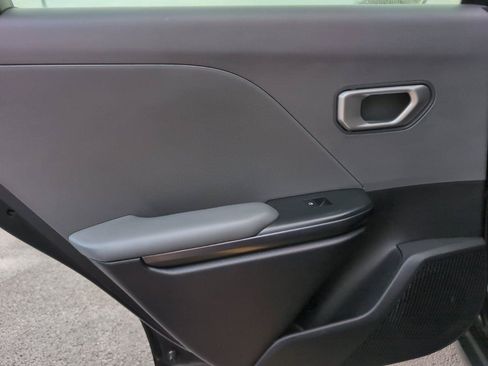 Used 2025 Kia K4 FWD image 37