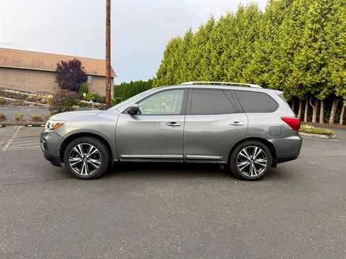 Used 2018 Nissan Pathfinder Platinum AWD/4WD image 3