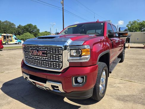 Used 2018 GMC Sierra 3500 Denali w/ Duramax Plus Package AWD/4WD image 2