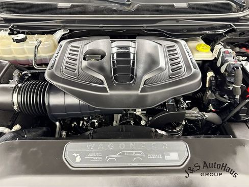 Used 2023 Jeep Wagoneer Series II AWD/4WD image 39