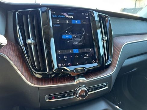 Certified 2023 Volvo XC60 B5 Plus image 20
