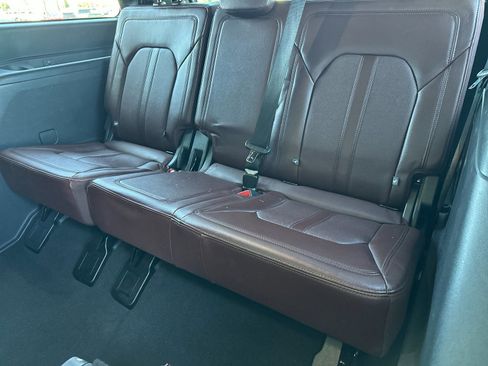 Used 2024 Ford Expedition Limited image 14