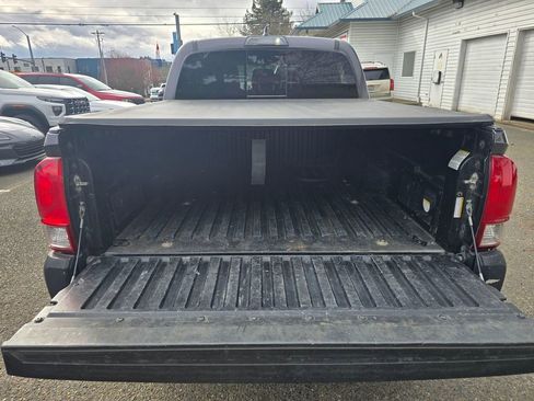 Used 2017 Toyota Tacoma TRD Off-Road w/ Tow Package image 13