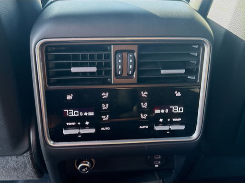 Used 2021 Porsche Cayenne S image 23