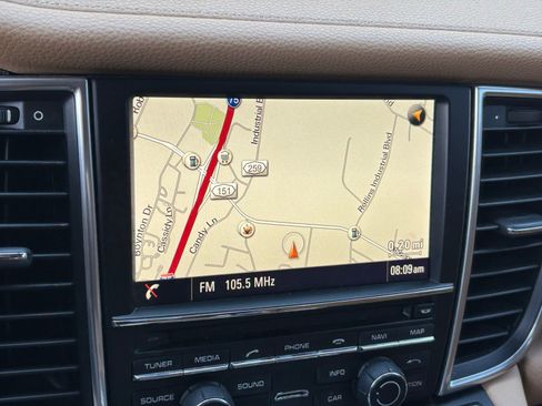 Used 2015 Porsche Panamera 4 image 11