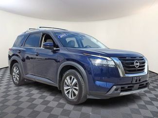 Used 2023 Nissan Pathfinder SL video 1