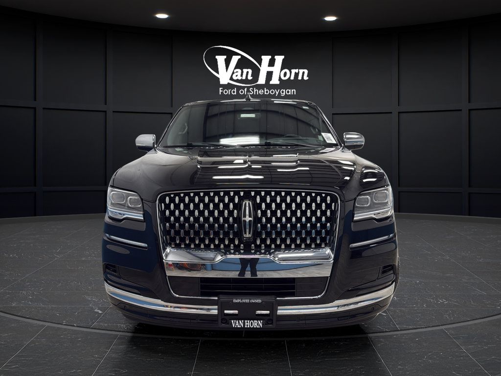 Used 2024 Lincoln Navigator L Black Label AWD/4WD image 2