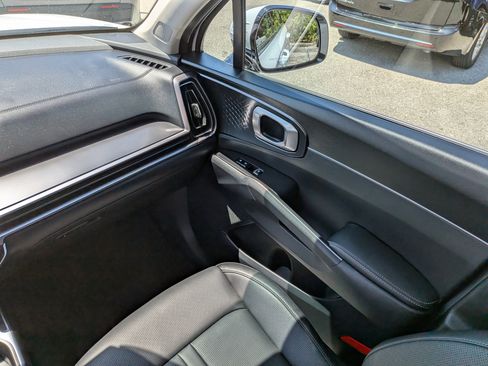 Used 2025 Kia Sorento EX w/ Panoramic Sunroof Package AWD/4WD image 19