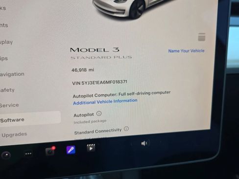 Used 2021 Tesla Model 3 Standard Range Plus image 9