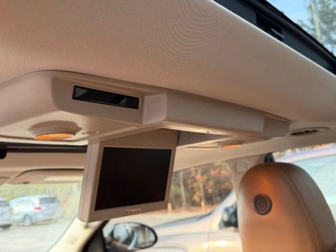 Used 2017 Buick Enclave Leather w/ Enclave Sport Touring Edition image 9