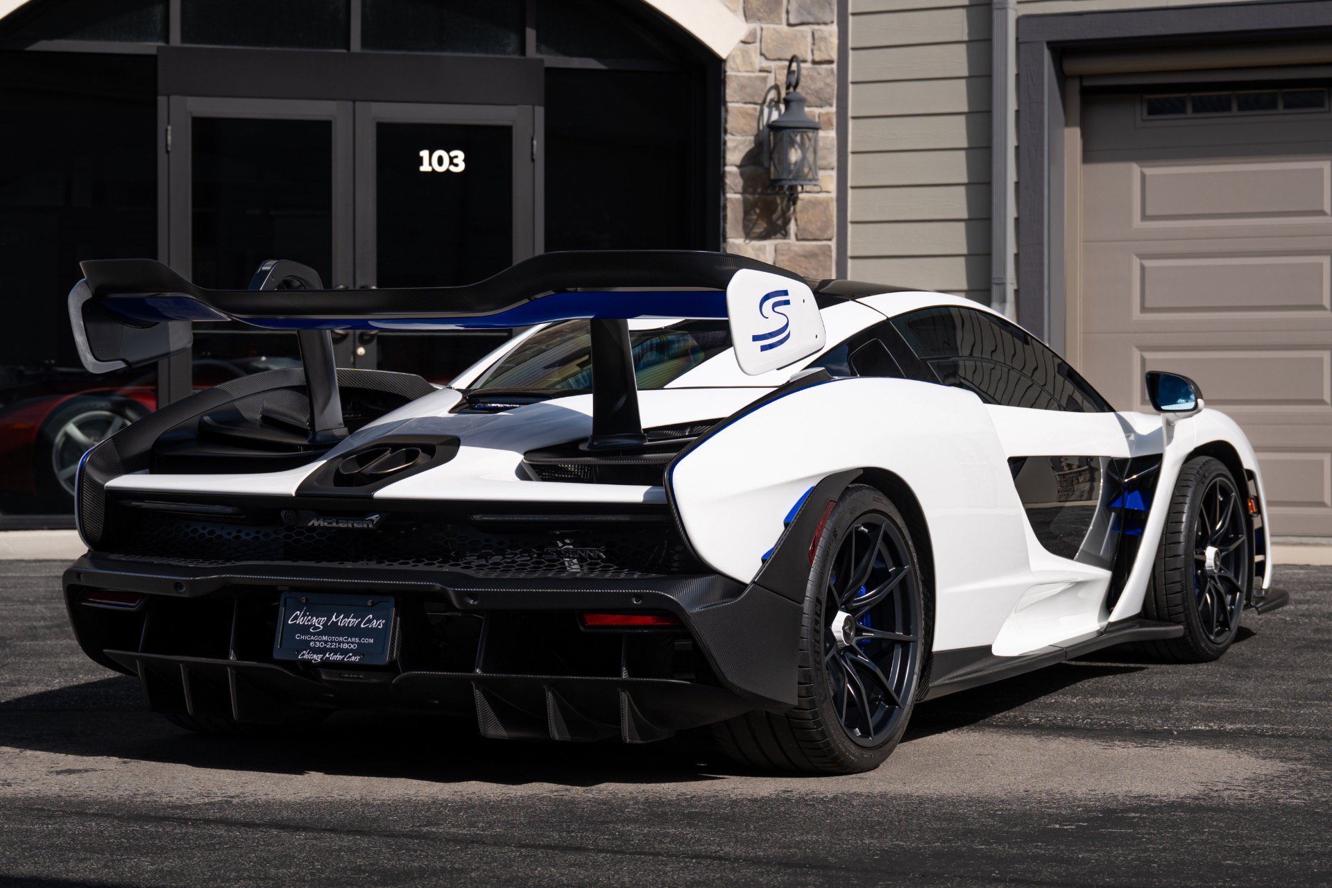 Used 2019 McLaren Senna RWD image 10
