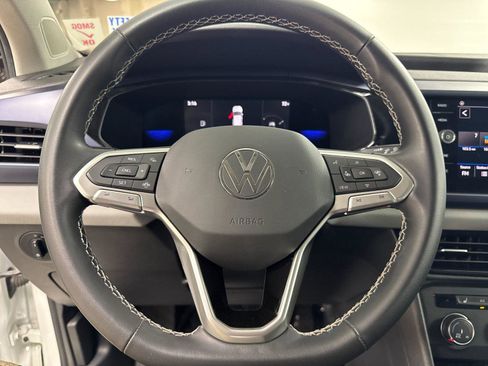 Used 2022 Volkswagen Taos SE FWD image 22