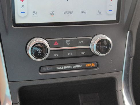 Used 2022 Ford Edge Titanium image 17