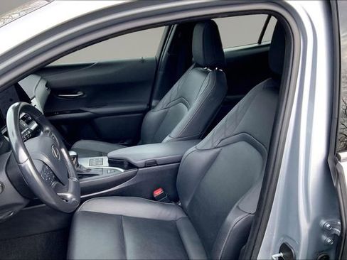 Used 2023 Lexus UX 250h AWD w/ Accessory Package (Z2) image 18