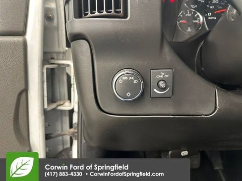 Used 2018 Chevrolet Express 2500 Extended image 14