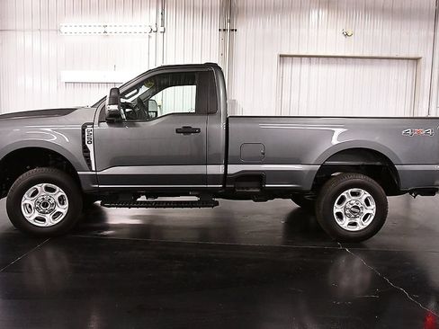 Used 2026 Ford F250 XLT AWD/4WD image 4