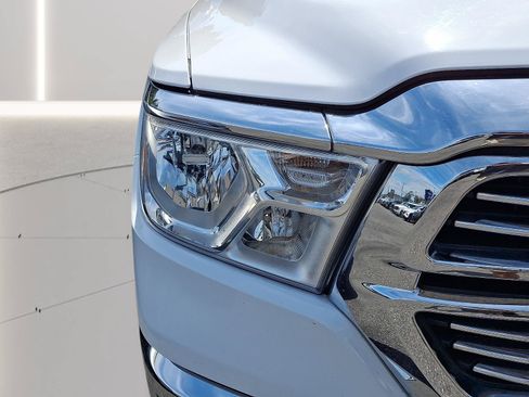 Used 2024 RAM 1500 Laramie AWD/4WD image 12