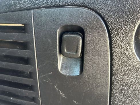 Used 2020 Chevrolet Suburban LT image 18