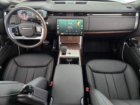 New 2026 Land Rover Range Rover Long Wheelbase Autobiography image 4