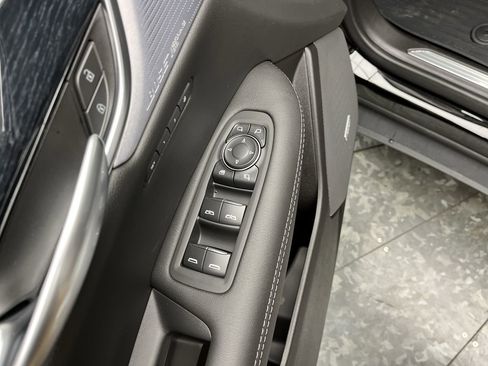 New 2026 Cadillac XT5 Premium Luxury w/ Driver Assist Package AWD/4WD image 9