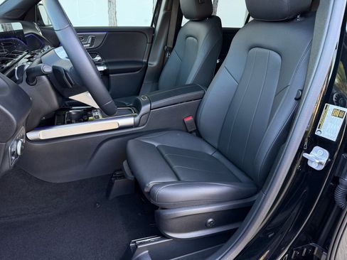 Certified 2025 Mercedes-Benz GLB 250 image 7