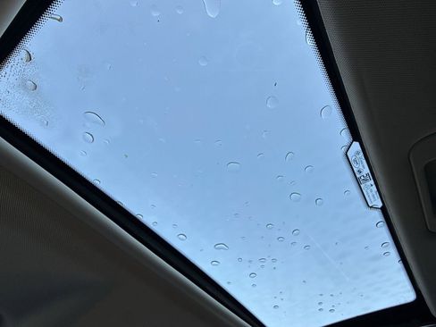 Used 2020 Ford EcoSport SE w/ SE Convenience Package image 24