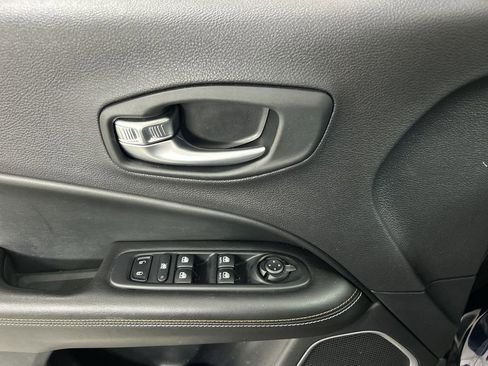 Used 2021 Jeep Compass Latitude w/ Sun and Sound Group image 11