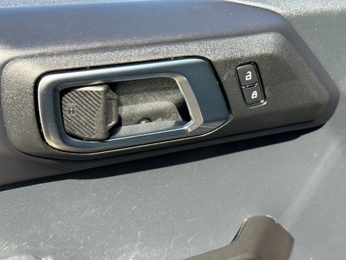 Used 2025 Ford Bronco Badlands image 12