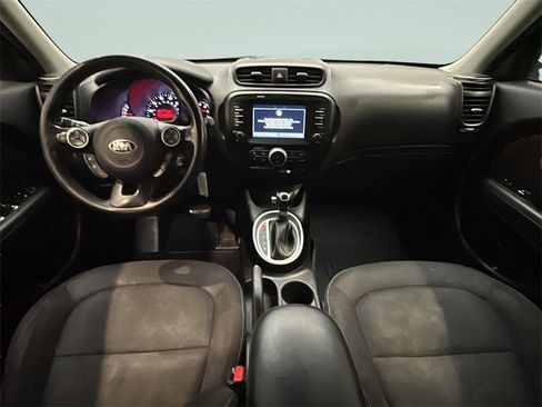 Used 2018 Kia Soul + image 11