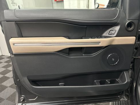 Used 2023 Ford Expedition Max Limited image 16