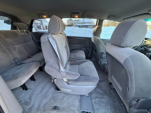 Used 2007 Toyota Sienna LE image 16