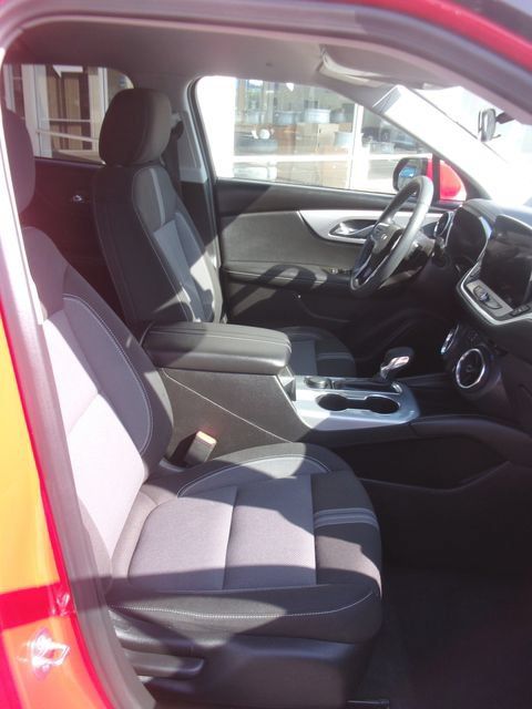 Used 2024 Chevrolet Blazer LT AWD/4WD image 32