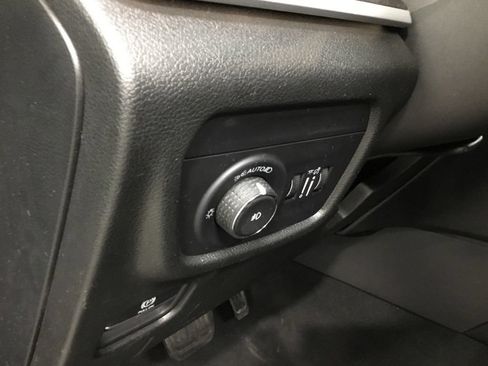Used 2024 Jeep Grand Cherokee Limited AWD/4WD image 8