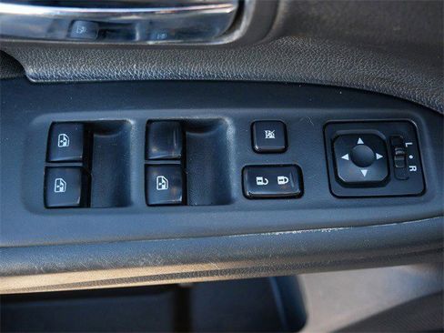 Used 2016 Mitsubishi Outlander SE image 18