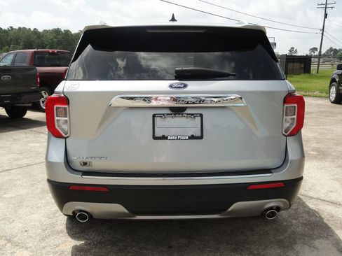 Used 2021 Ford Explorer Limited w/ Equipment Group 301A RWD image 4