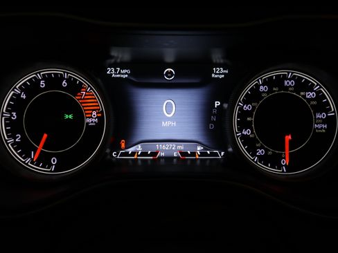 Used 2019 Jeep Cherokee Limited AWD/4WD image 18