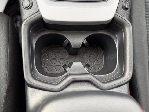 Used 2021 Toyota RAV4 LE image 20