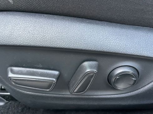 Used 2025 Toyota RAV4 XLE image 23