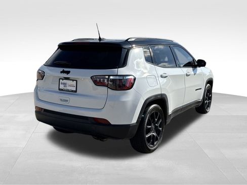 Used 2022 Jeep Compass Altitude w/ Sun and Sound Group image 5