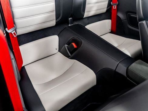 Used 2022 Porsche 911 Turbo image 32