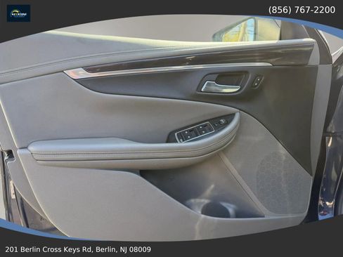Used 2018 Chevrolet Impala LT w/ LT Convenience Package FWD image 9