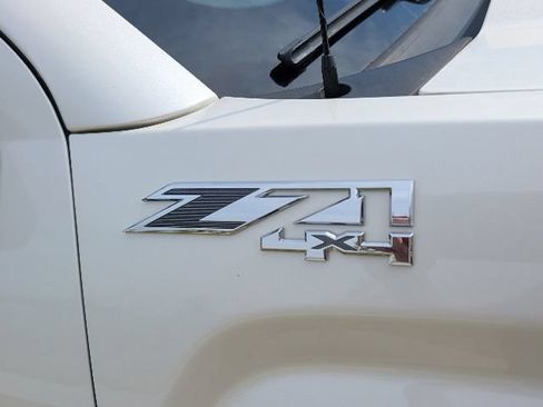 Used 2014 GMC Sierra 1500 SLT w/ SLT Crew Cab Value Package AWD/4WD image 9