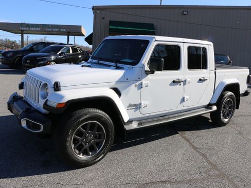 Used 2022 Jeep Gladiator Overland w/ Popular Equipment Package image 1