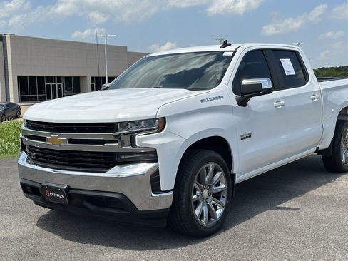 Used 2021 Chevrolet Silverado 1500 LT w/ Convenience Package II image 3
